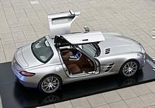 Zwischen dem 6. und 18. Oktober 2009 ist das Mercedes-Benz Museum um eine Attraktion reicher: Besucher können den Mercedes-Benz SLS AMG für kurze Zeit Open Air auf der Dachterrasse erleben.